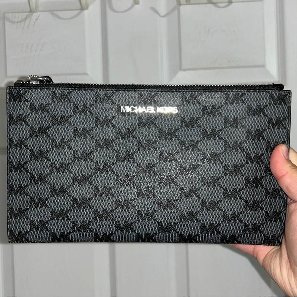 Michael Kors wristlet